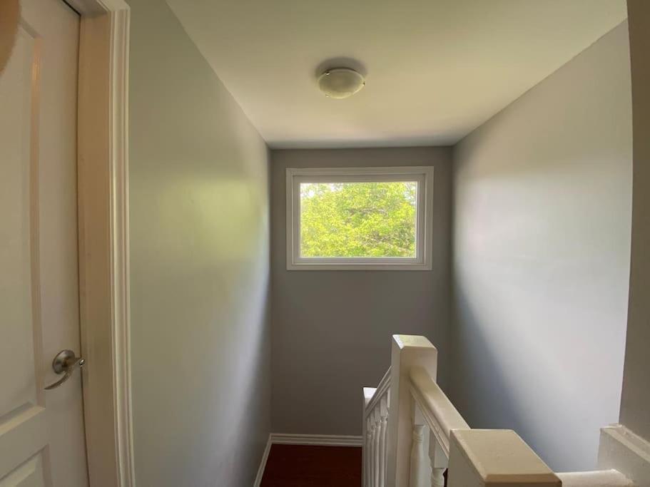 Spacious Mbr Near Kennedy Subway & Go Toronto Exterior photo
