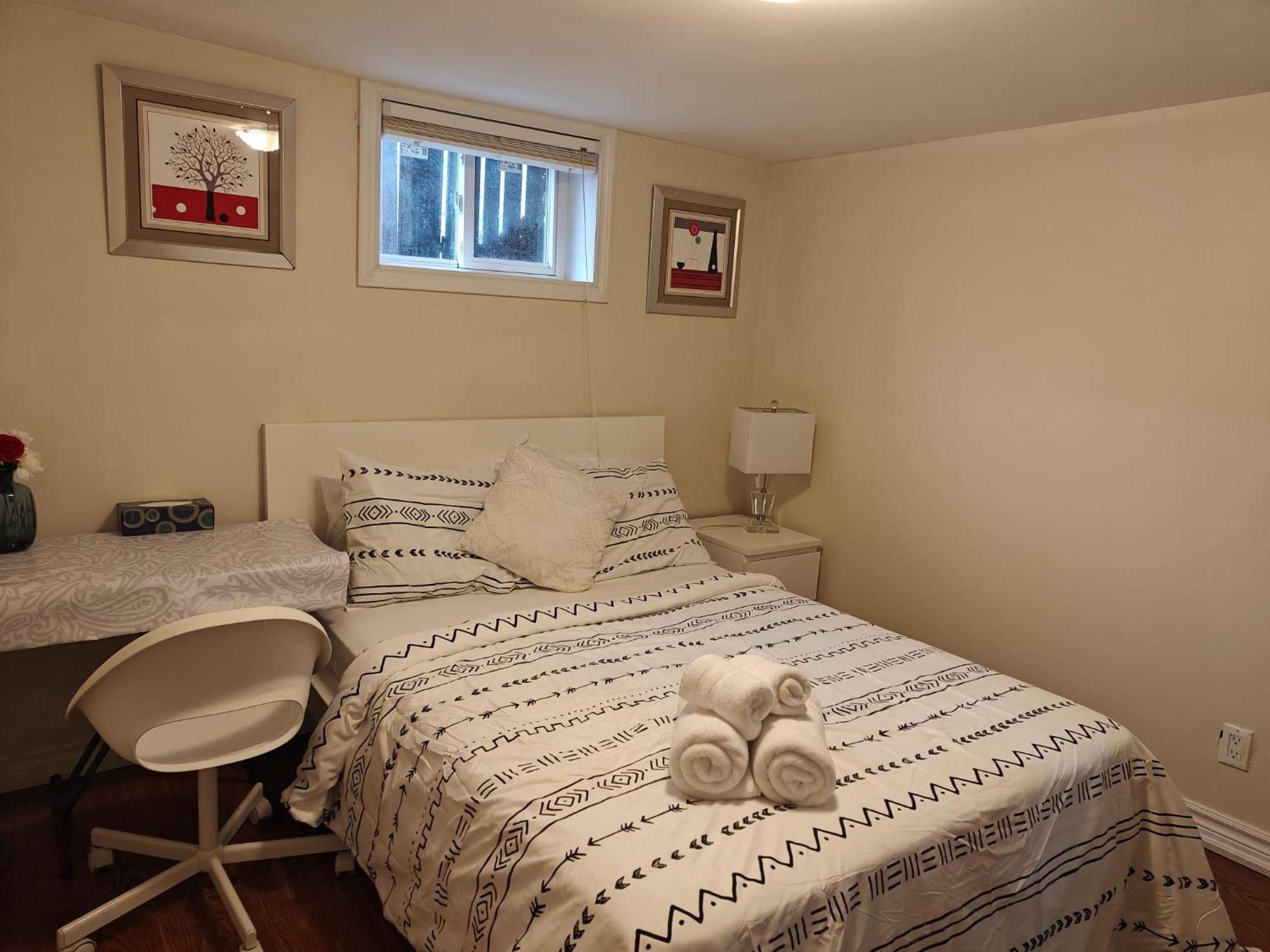 Spacious Mbr Near Kennedy Subway & Go Toronto Exterior photo