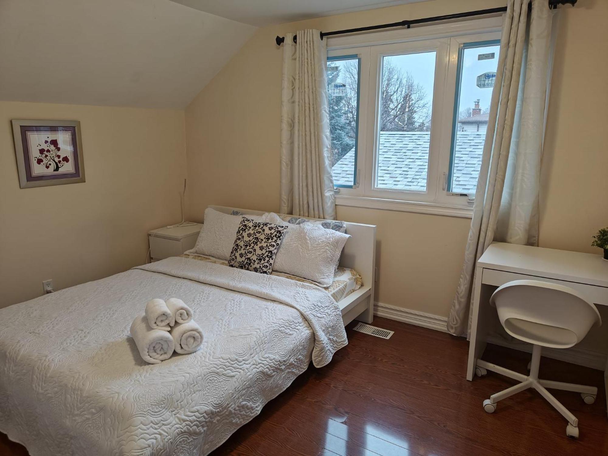 Spacious Mbr Near Kennedy Subway & Go Toronto Exterior photo