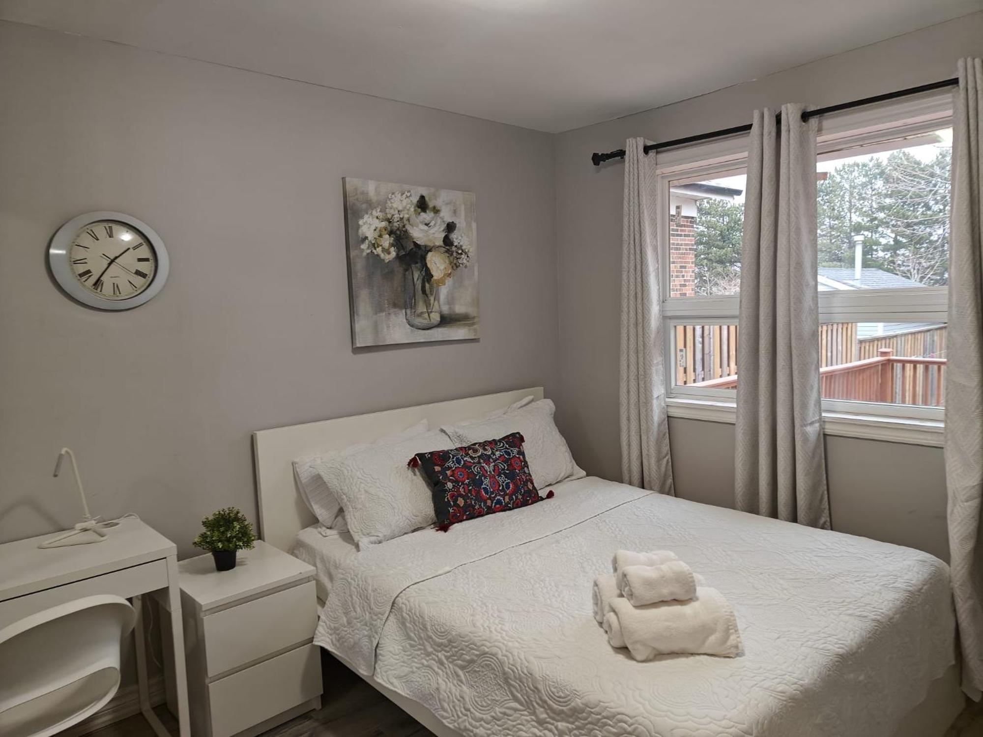Spacious Mbr Near Kennedy Subway & Go Toronto Exterior photo